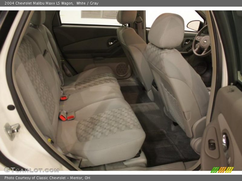 White / Gray 2004 Chevrolet Malibu Maxx LS Wagon