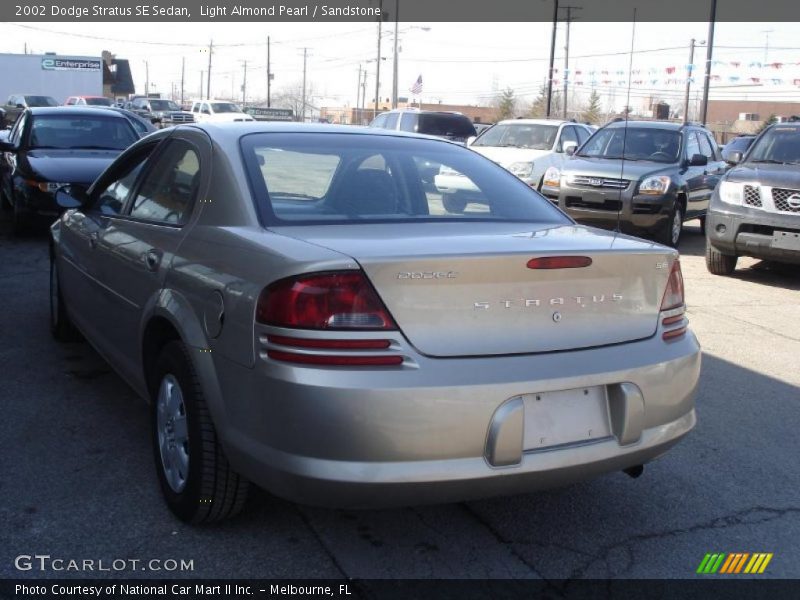 Light Almond Pearl / Sandstone 2002 Dodge Stratus SE Sedan