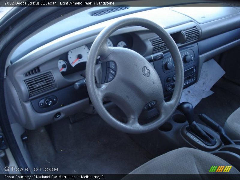 Light Almond Pearl / Sandstone 2002 Dodge Stratus SE Sedan