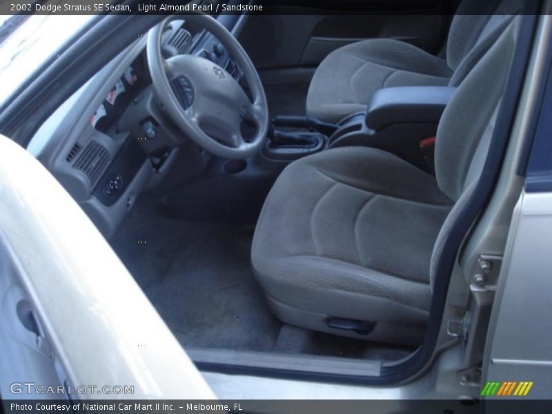 Light Almond Pearl / Sandstone 2002 Dodge Stratus SE Sedan