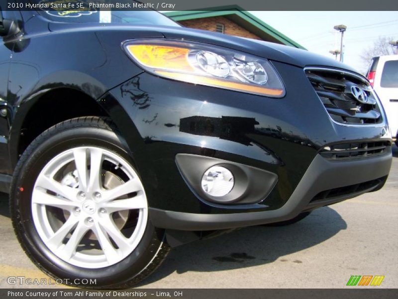 Phantom Black Metallic / Gray 2010 Hyundai Santa Fe SE