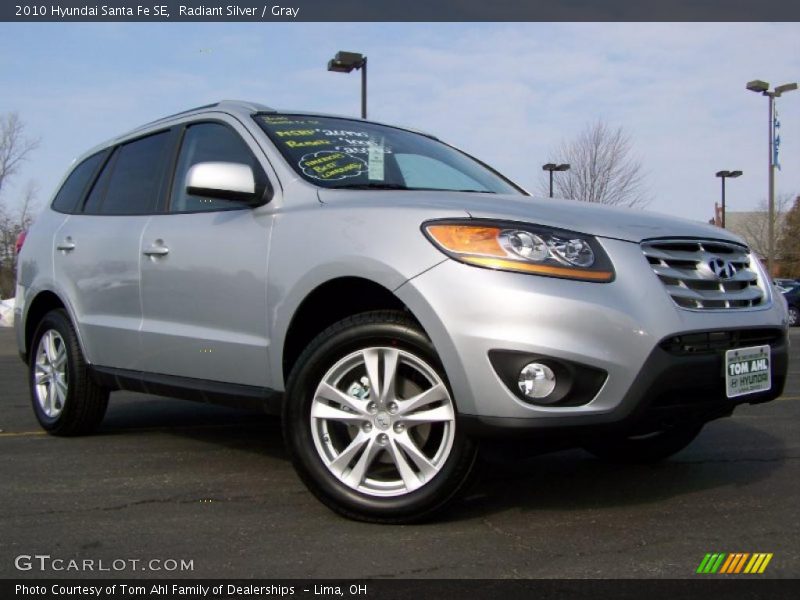 Radiant Silver / Gray 2010 Hyundai Santa Fe SE