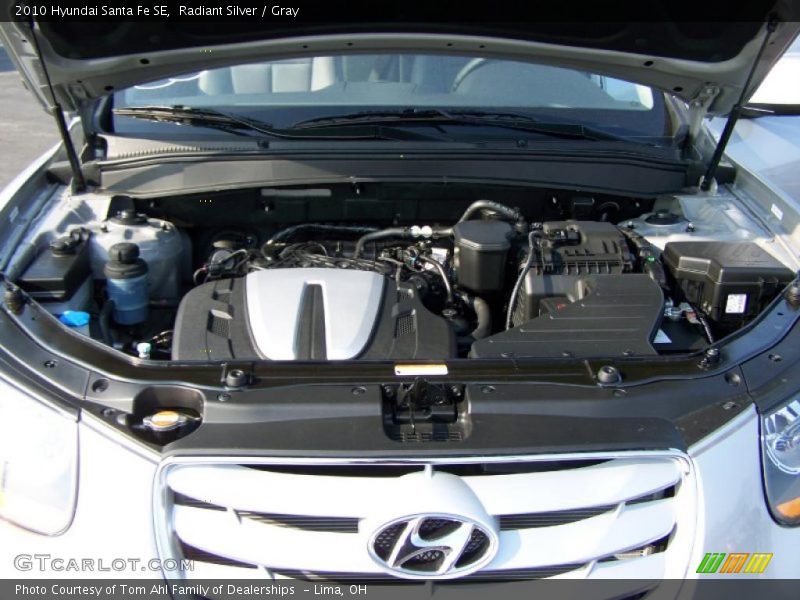 Radiant Silver / Gray 2010 Hyundai Santa Fe SE
