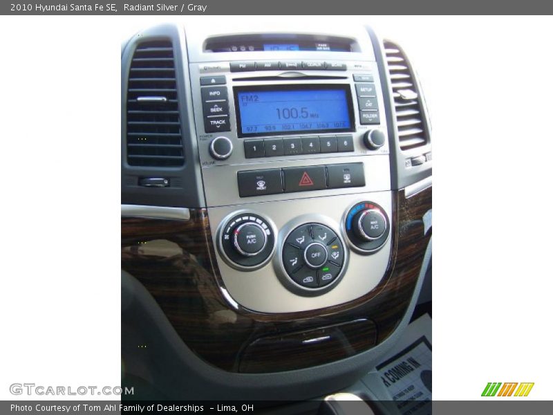 Radiant Silver / Gray 2010 Hyundai Santa Fe SE