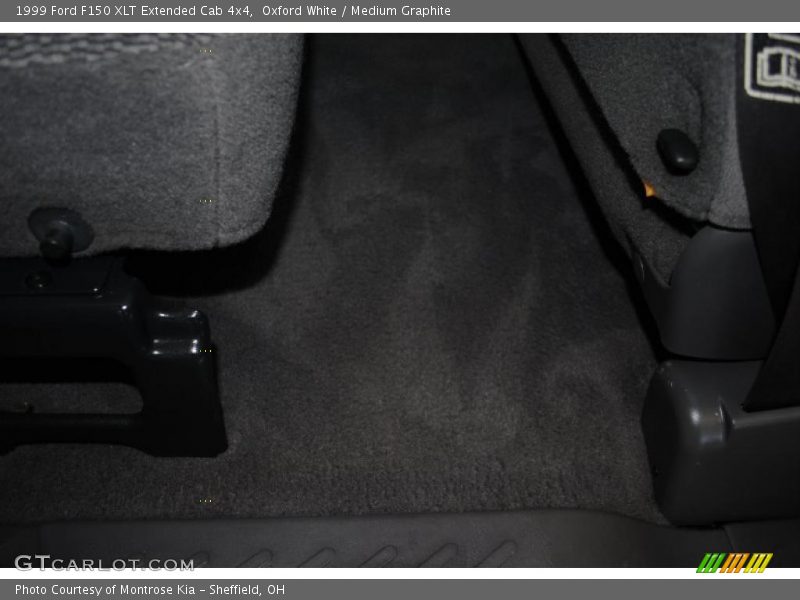 Oxford White / Medium Graphite 1999 Ford F150 XLT Extended Cab 4x4