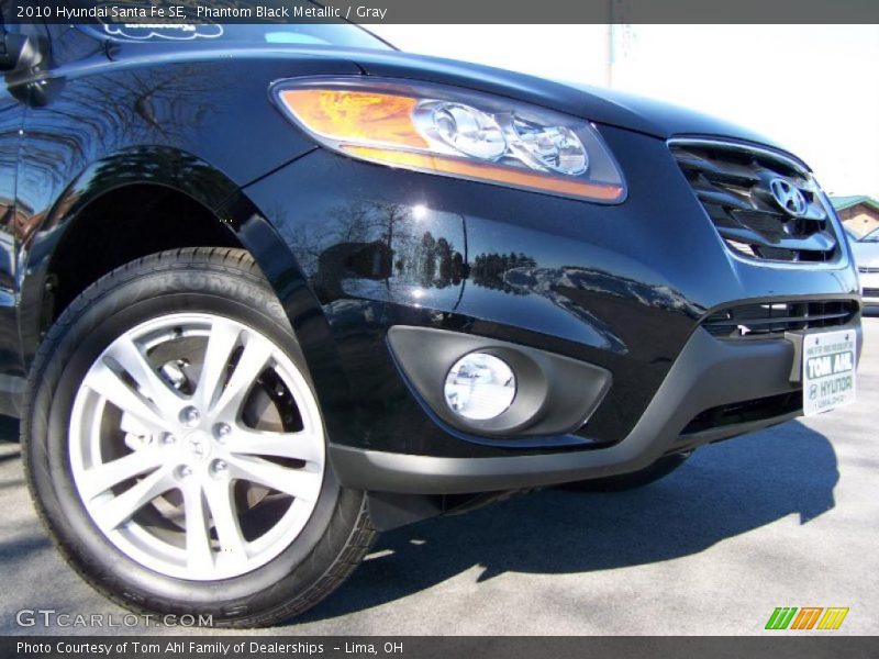 Phantom Black Metallic / Gray 2010 Hyundai Santa Fe SE