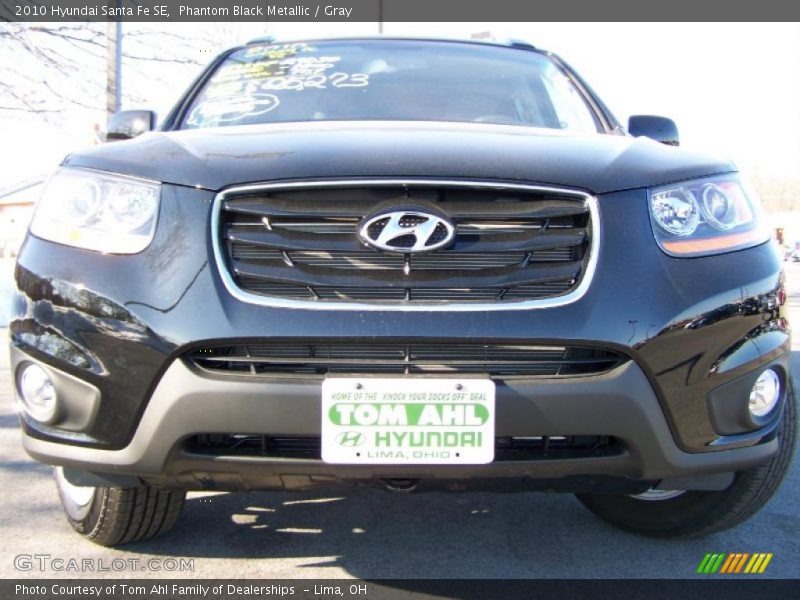 Phantom Black Metallic / Gray 2010 Hyundai Santa Fe SE
