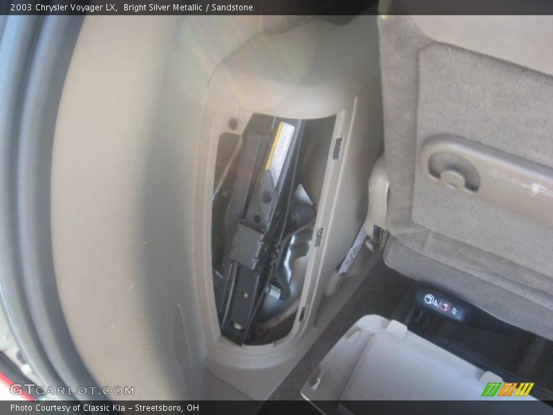 Bright Silver Metallic / Sandstone 2003 Chrysler Voyager LX