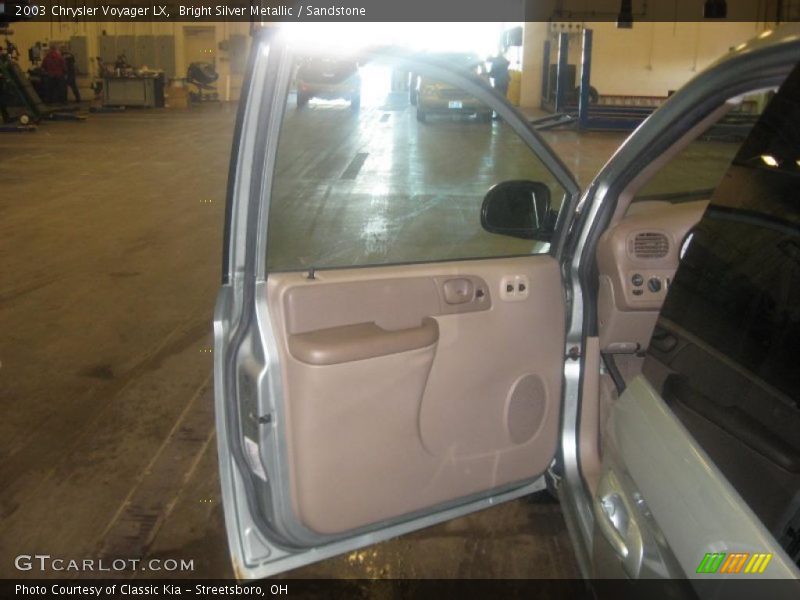 Bright Silver Metallic / Sandstone 2003 Chrysler Voyager LX