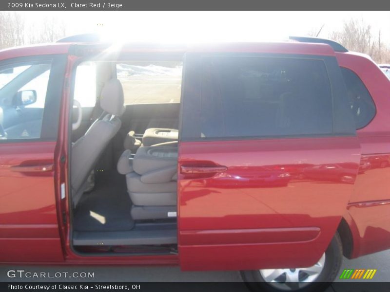 Claret Red / Beige 2009 Kia Sedona LX