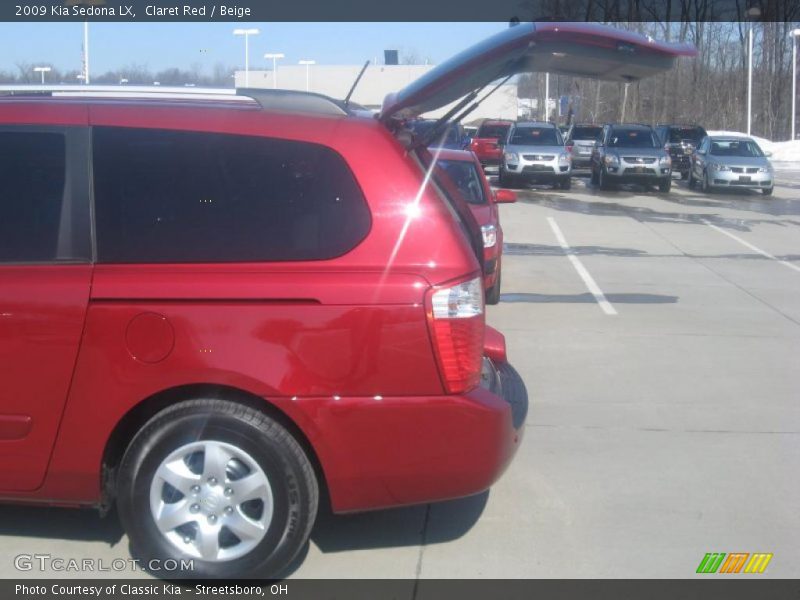 Claret Red / Beige 2009 Kia Sedona LX