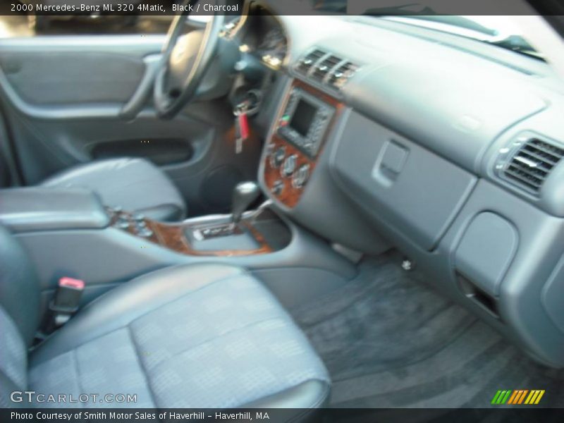 Black / Charcoal 2000 Mercedes-Benz ML 320 4Matic