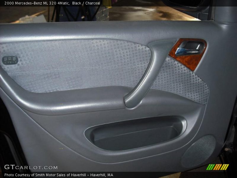 Black / Charcoal 2000 Mercedes-Benz ML 320 4Matic