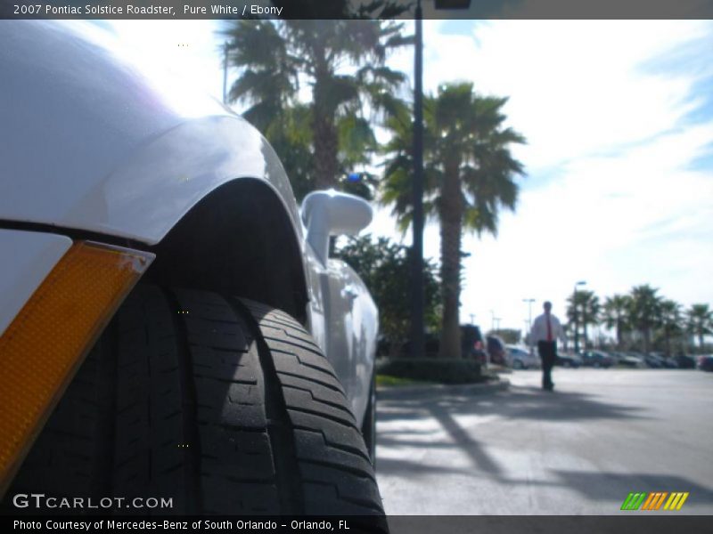Pure White / Ebony 2007 Pontiac Solstice Roadster