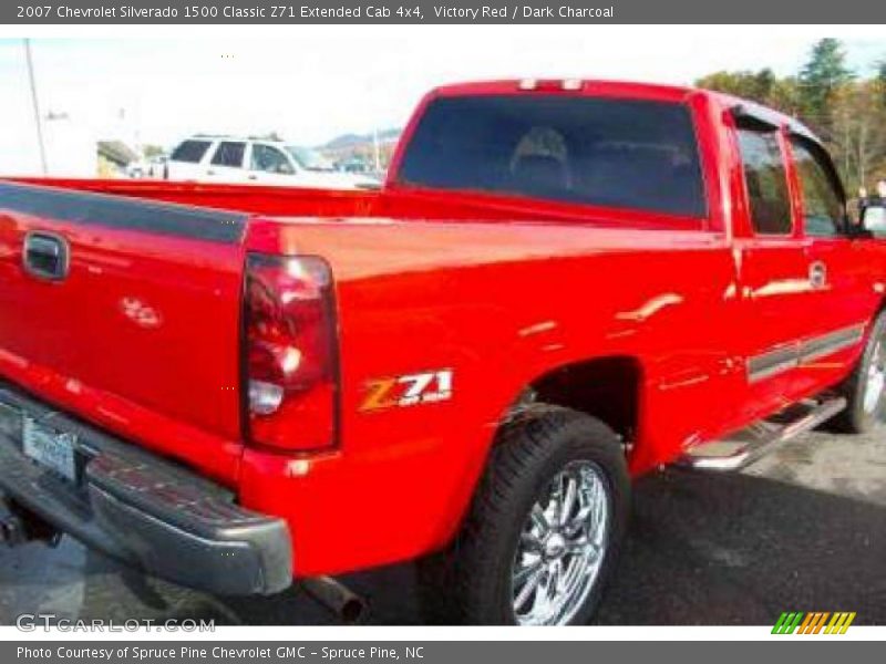 Victory Red / Dark Charcoal 2007 Chevrolet Silverado 1500 Classic Z71 Extended Cab 4x4