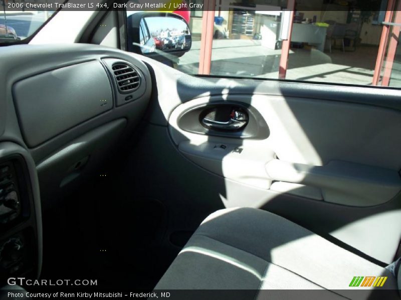 Dark Gray Metallic / Light Gray 2006 Chevrolet TrailBlazer LS 4x4