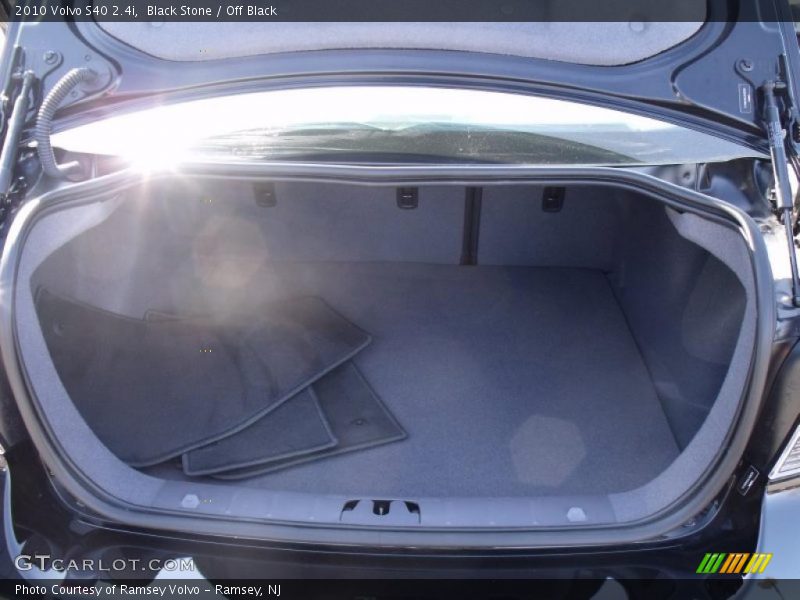 Black Stone / Off Black 2010 Volvo S40 2.4i