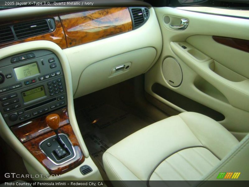 Quartz Metallic / Ivory 2005 Jaguar X-Type 3.0