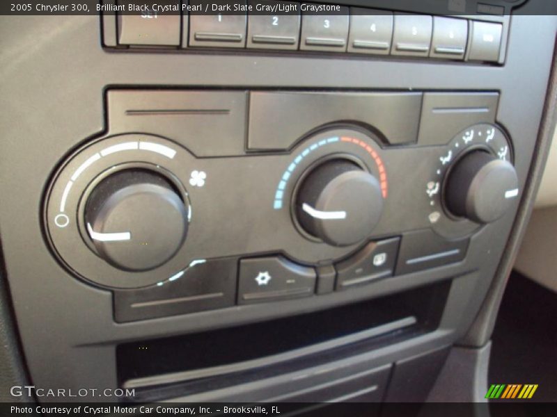 Brilliant Black Crystal Pearl / Dark Slate Gray/Light Graystone 2005 Chrysler 300