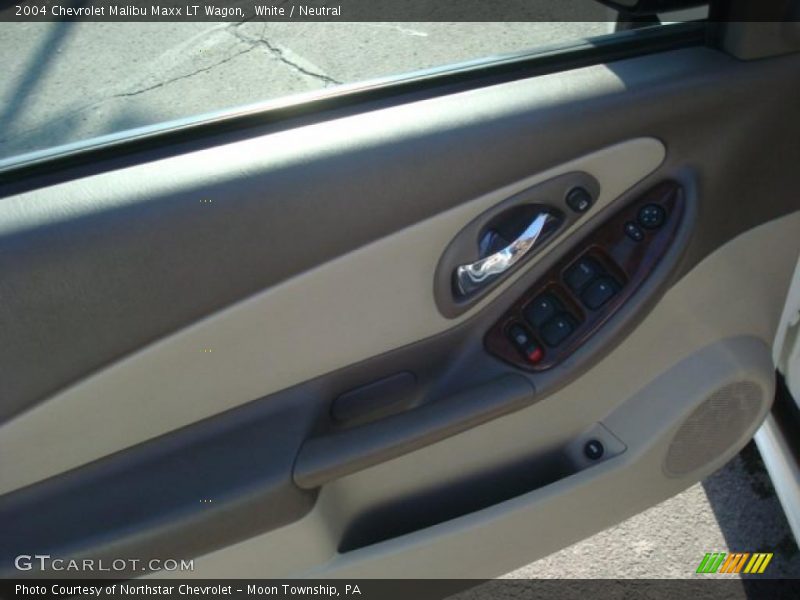 White / Neutral 2004 Chevrolet Malibu Maxx LT Wagon