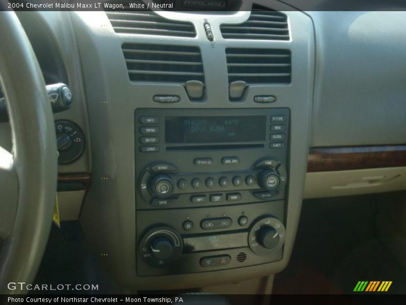 White / Neutral 2004 Chevrolet Malibu Maxx LT Wagon