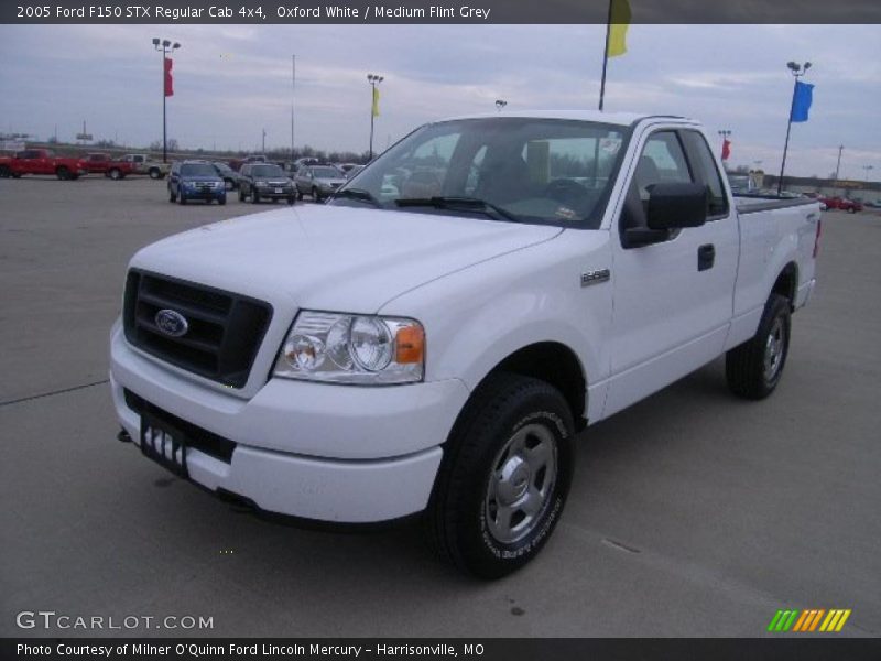 Oxford White / Medium Flint Grey 2005 Ford F150 STX Regular Cab 4x4