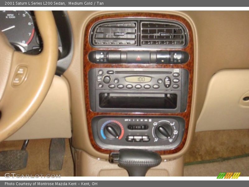 Medium Gold / Tan 2001 Saturn L Series L200 Sedan