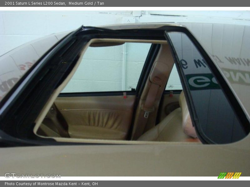 Medium Gold / Tan 2001 Saturn L Series L200 Sedan