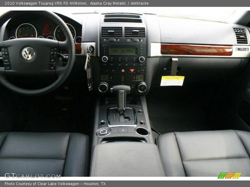 Alaska Gray Metallic / Anthracite 2010 Volkswagen Touareg VR6 FSI 4XMotion
