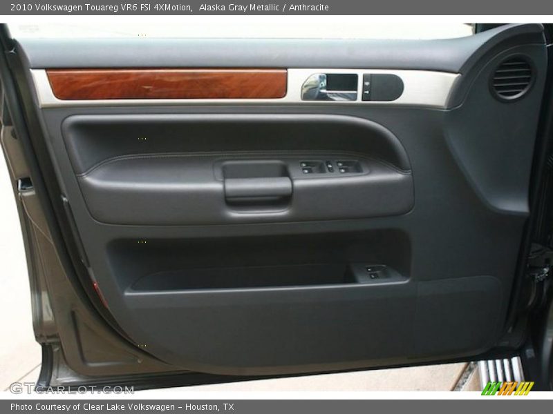 Alaska Gray Metallic / Anthracite 2010 Volkswagen Touareg VR6 FSI 4XMotion