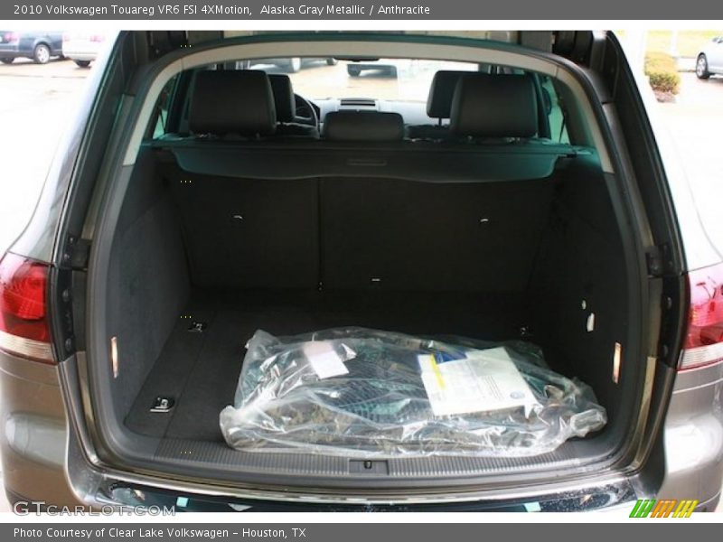 Alaska Gray Metallic / Anthracite 2010 Volkswagen Touareg VR6 FSI 4XMotion