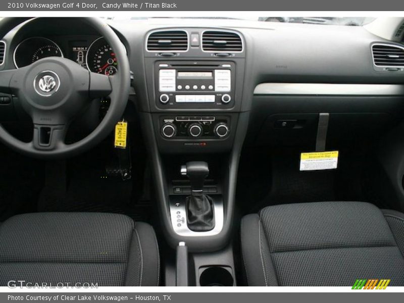 Candy White / Titan Black 2010 Volkswagen Golf 4 Door