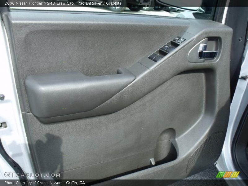 Radiant Silver / Graphite 2006 Nissan Frontier NISMO Crew Cab