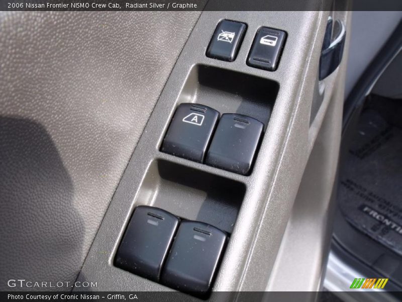 Radiant Silver / Graphite 2006 Nissan Frontier NISMO Crew Cab