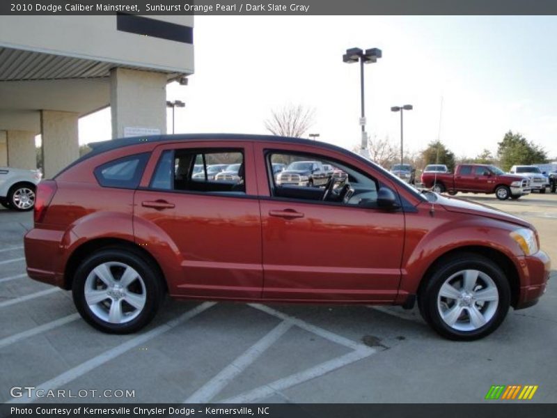 Sunburst Orange Pearl / Dark Slate Gray 2010 Dodge Caliber Mainstreet