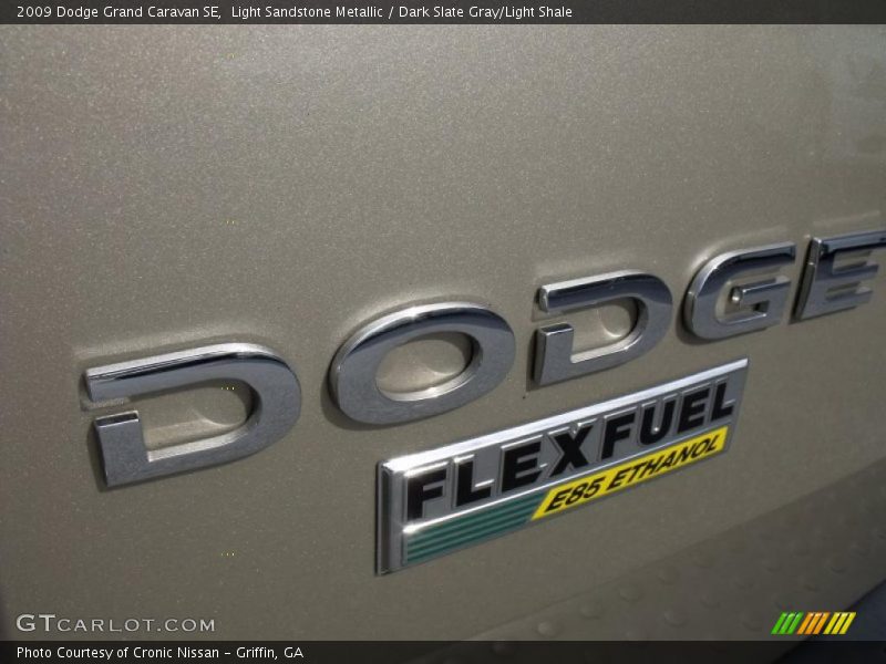 Light Sandstone Metallic / Dark Slate Gray/Light Shale 2009 Dodge Grand Caravan SE