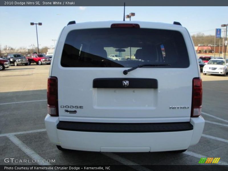 Stone White / Khaki 2010 Dodge Nitro SE