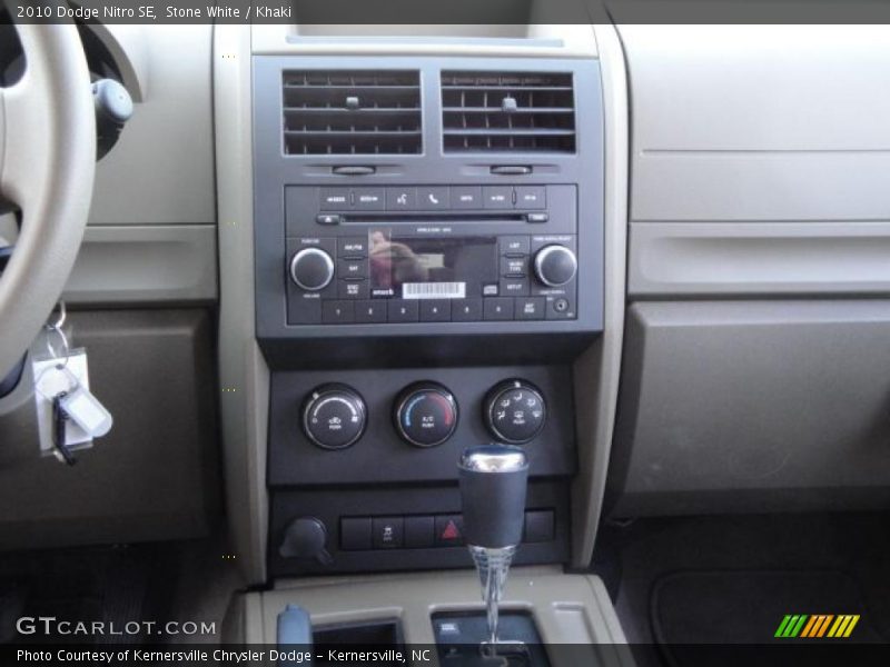 Stone White / Khaki 2010 Dodge Nitro SE