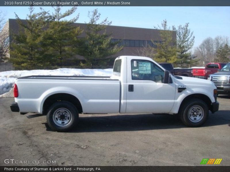 Oxford White / Medium Stone 2010 Ford F250 Super Duty XL Regular Cab