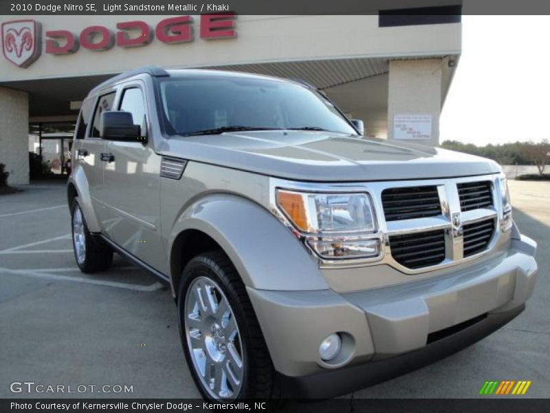 Light Sandstone Metallic / Khaki 2010 Dodge Nitro SE