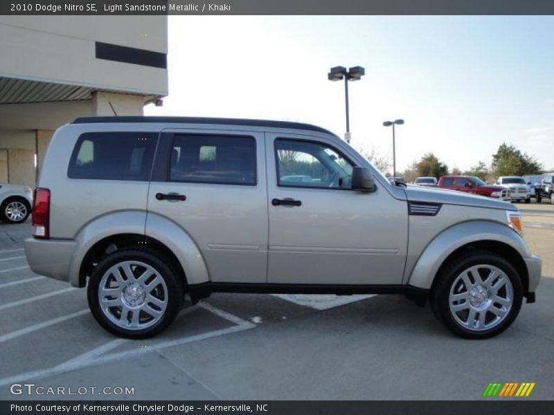 Light Sandstone Metallic / Khaki 2010 Dodge Nitro SE