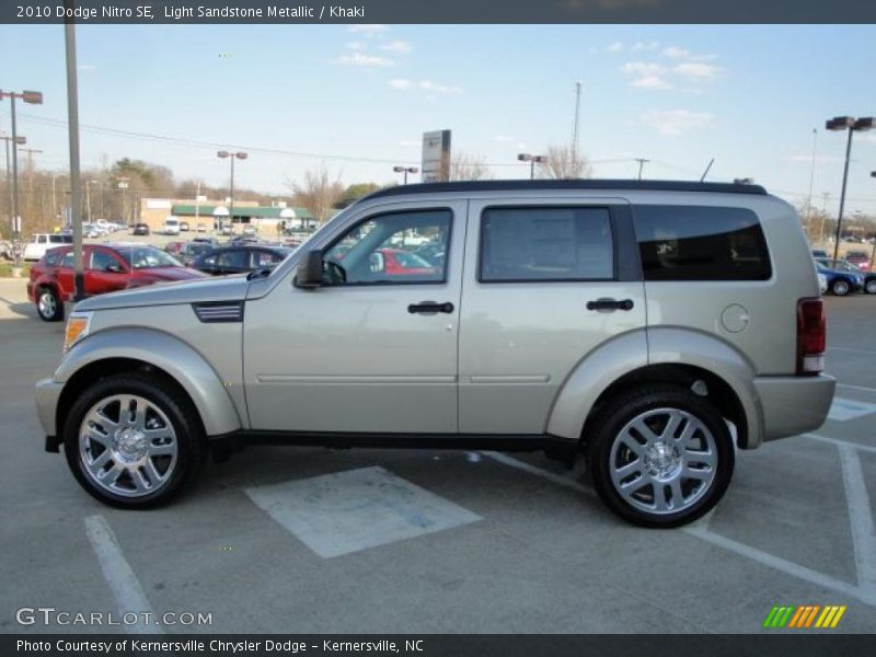 Light Sandstone Metallic / Khaki 2010 Dodge Nitro SE