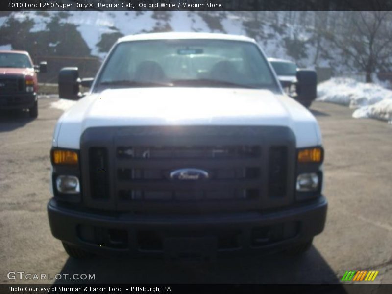 Oxford White / Medium Stone 2010 Ford F250 Super Duty XL Regular Cab