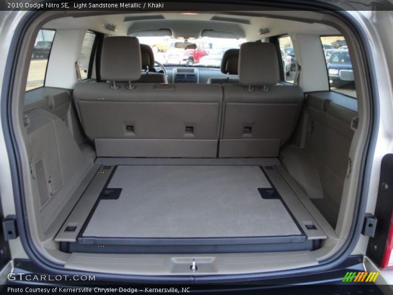 Light Sandstone Metallic / Khaki 2010 Dodge Nitro SE