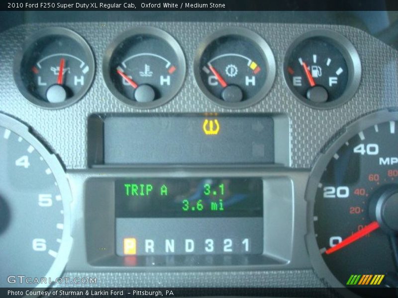 Oxford White / Medium Stone 2010 Ford F250 Super Duty XL Regular Cab