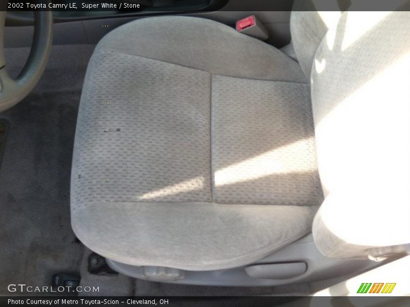 Super White / Stone 2002 Toyota Camry LE