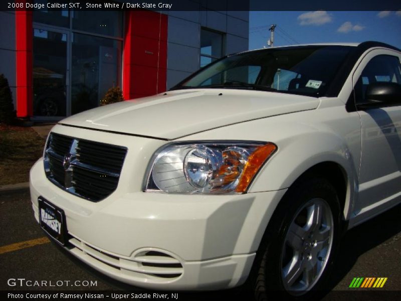 Stone White / Dark Slate Gray 2008 Dodge Caliber SXT