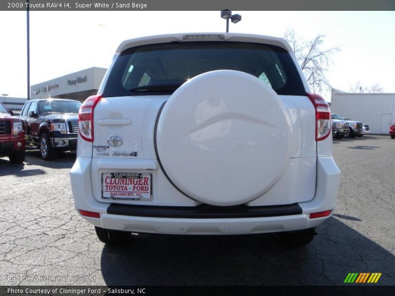 Super White / Sand Beige 2009 Toyota RAV4 I4