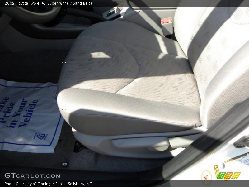 Super White / Sand Beige 2009 Toyota RAV4 I4