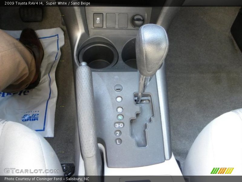 Super White / Sand Beige 2009 Toyota RAV4 I4